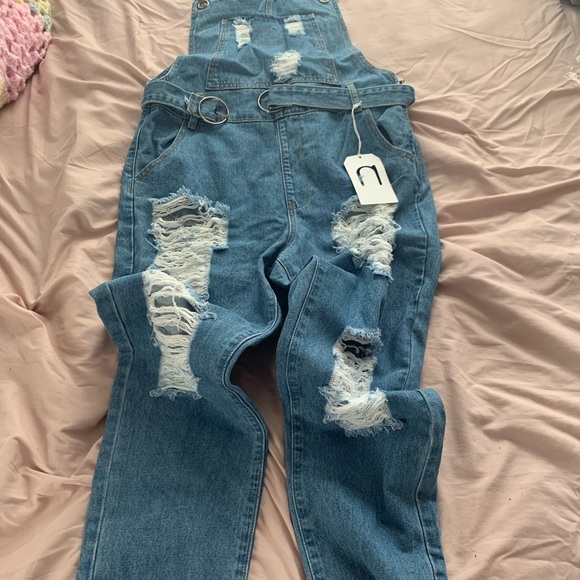 Denim overalls with super cute chains, a belt! - Picture 4 of 4